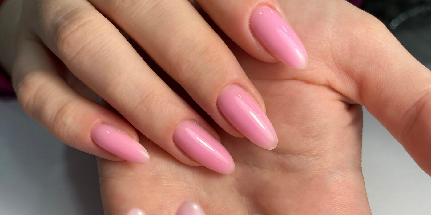 Pembe tırnak tasarımı